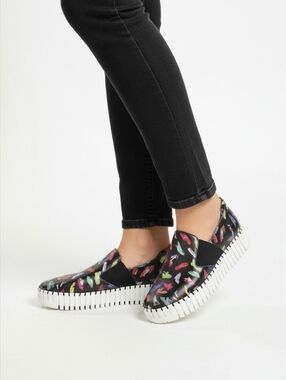 Django & Juliette Slip on Sneakers